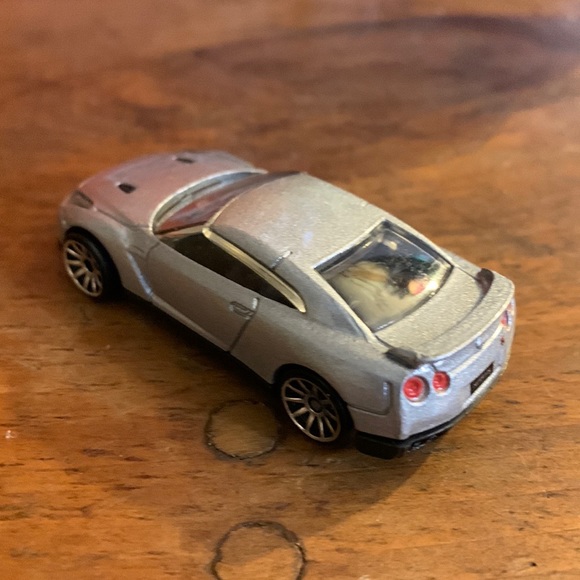 HOT WHEELS-Silver ‘2009 NISSAN GT-R’ Diecast Toy Car - Picture 4 of 7